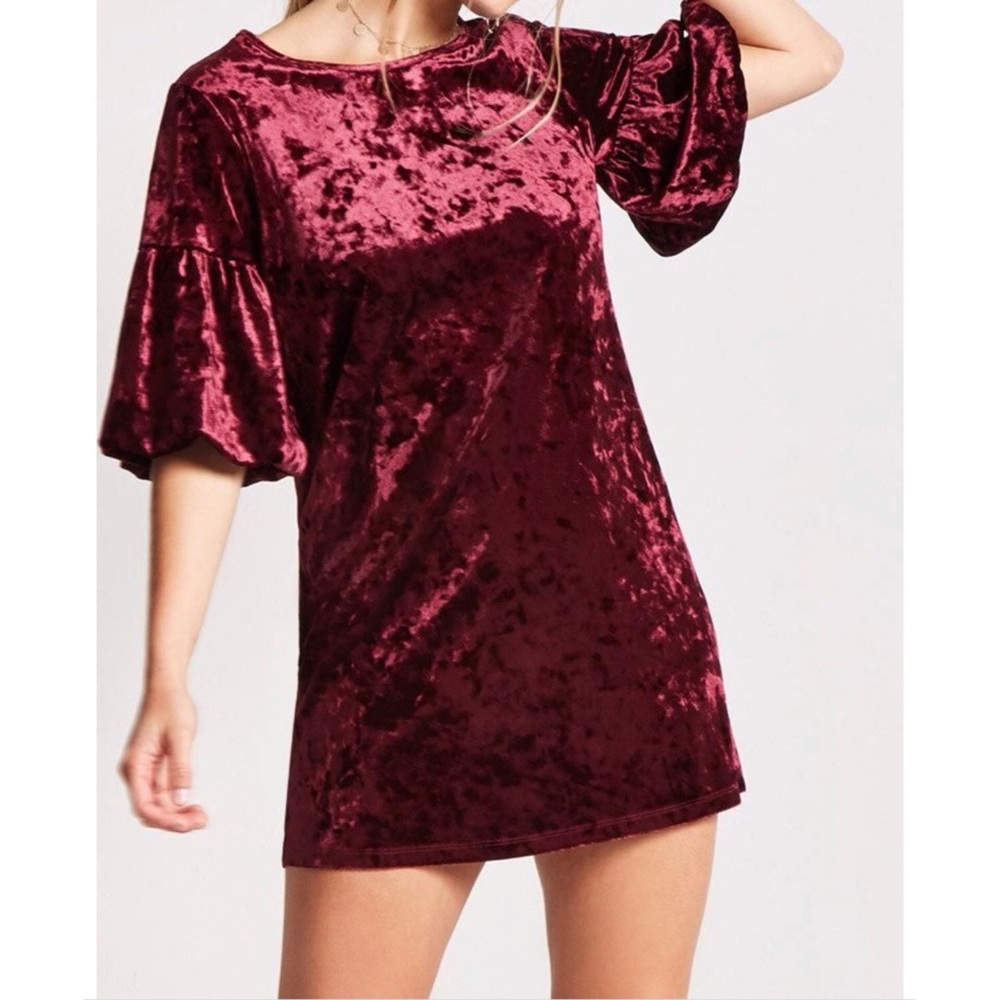 Forever 21 Crushed Velvet Puff-Sleeve Dress